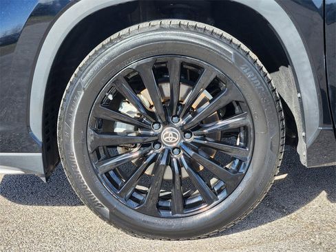 Used 2023 Toyota Highlander XSE image 10