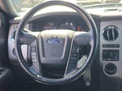 Used 2016 Ford Expedition XLT w/ Equipment Group 202A RWD image 18