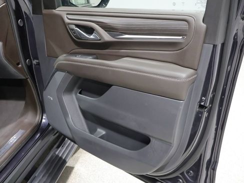 Used 2024 GMC Yukon Denali w/ Denali Reserve Package AWD/4WD image 28