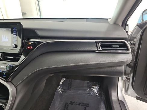 Used 2021 Toyota Camry SE w/ Cold Weather Package AWD/4WD image 38