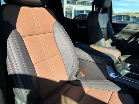 Used 2024 Chevrolet Silverado 1500 High Country w/ Technology Package image 26