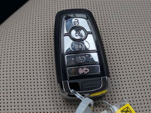 Used 2022 Lincoln Nautilus Reserve w/ Equipment Group 201A image 31