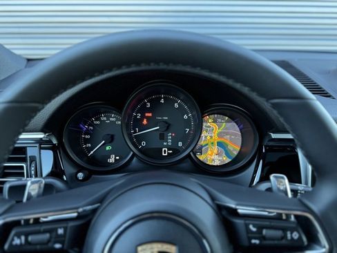 New 2026 Porsche Macan image 23