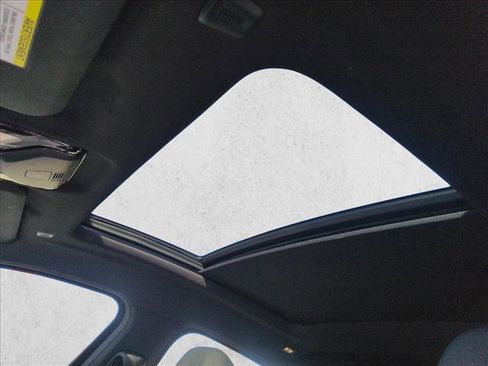 Used 2021 BMW X4 xDrive30i w/ Convenience Package (ZC2) image 16