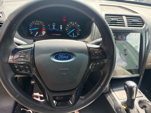 Used 2018 Ford Explorer FWD image 15