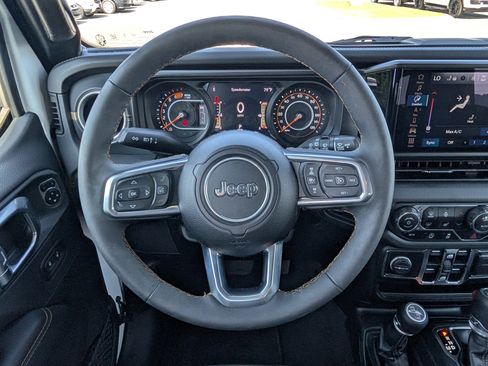 Used 2024 Jeep Wrangler Unlimited Sahara w/ Technology Group AWD/4WD image 16