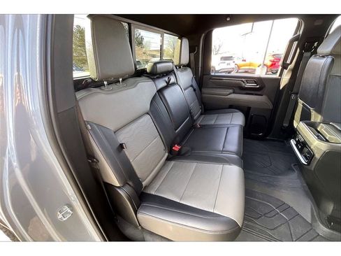 Used 2024 Chevrolet Silverado 2500 ZR2 w/ Technology Package image 28