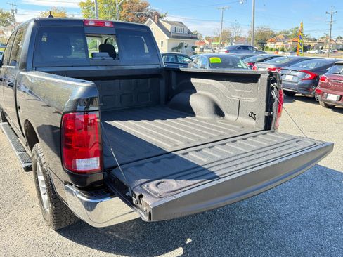 Used 2018 RAM 1500 Classic SLT w/ Luxury Group image 34
