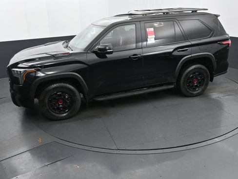 Used 2026 Toyota Sequoia TRD Pro AWD/4WD image 28