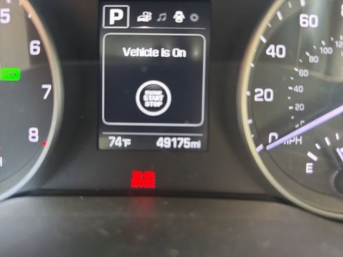 Used 2018 Hyundai Elantra Limited image 18