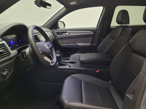 Used 2023 Volkswagen Atlas Cross Sport SE FWD image 17