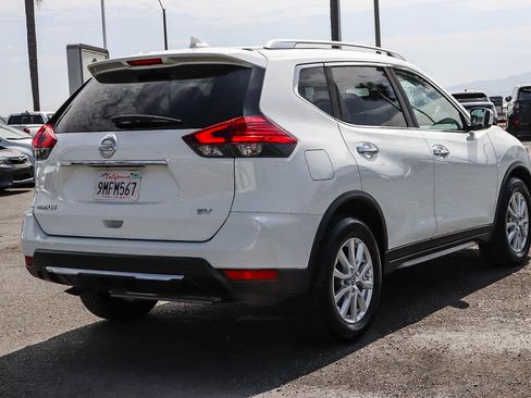Used 2017 Nissan Rogue SV FWD image 7