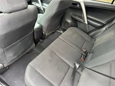Used 2018 Toyota RAV4 XLE FWD image 11