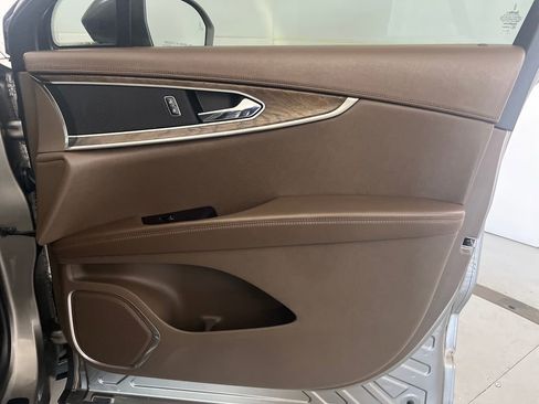 Used 2017 Lincoln MKX Reserve w/ Lincoln MKX Climate Package image 30