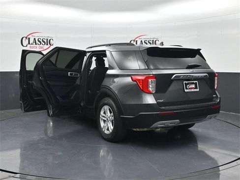 Used 2020 Ford Explorer XLT w/ Equipment Group 202A image 33