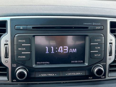 Used 2018 Kia Sportage LX image 16