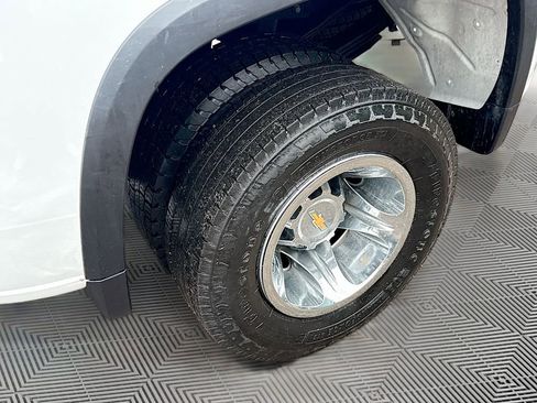 Used 2024 Chevrolet Silverado 3500 LT image 35