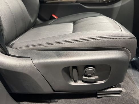 Used 2025 Land Rover Range Rover Evoque S image 54