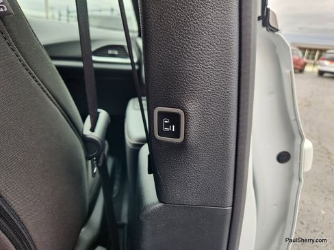 Used 2024 Chrysler Pacifica Touring FWD image 30