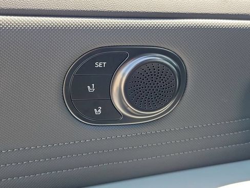 New 2026 Hyundai Elantra Limited FWD image 18