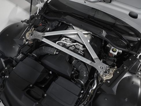 Used 2023 Aston Martin V8 Vantage Coupe RWD image 32
