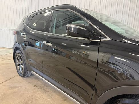 Used 2017 Hyundai Santa Fe Sport w/ 2.0T Ultimate Tech Package 05 AWD/4WD image 15