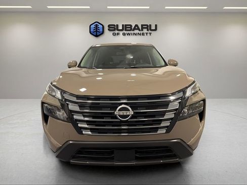 Used 2024 Nissan Rogue SV image 8