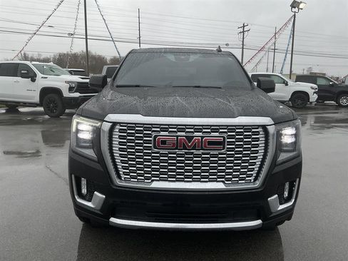 Used 2024 GMC Yukon Denali w/ Advanced Technology Package image 9