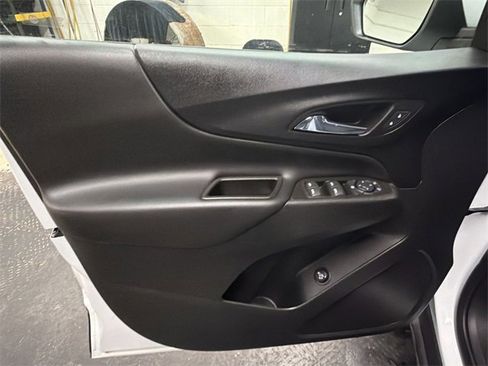Certified 2024 Chevrolet Equinox LT w/ LPO, Floor Liner Package image 22