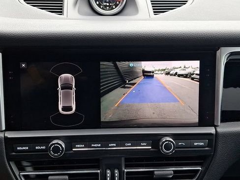 Certified 2020 Porsche Macan AWD/4WD image 22