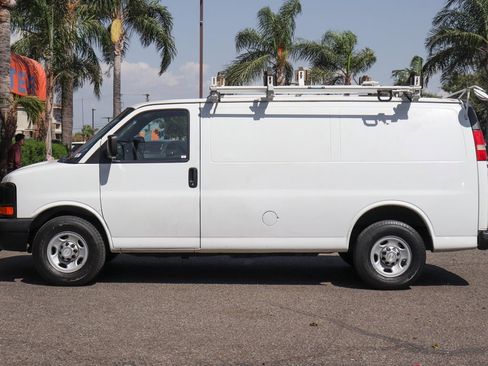 Used 2014 Chevrolet Express 2500 image 5
