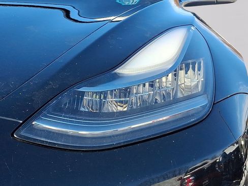 Used 2018 Tesla Model 3 Long Range image 8