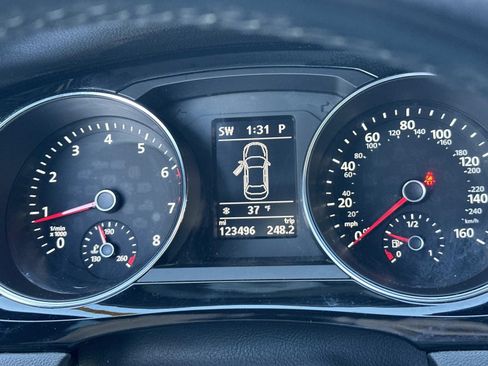 Used 2016 Volkswagen Jetta SEL w/ Lighting Package image 23