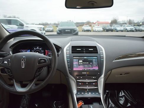 Used 2016 Lincoln MKZ Hybrid image 35