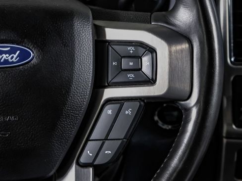 Used 2022 Ford F250 Platinum w/ FX4 Off-Road Package AWD/4WD image 19