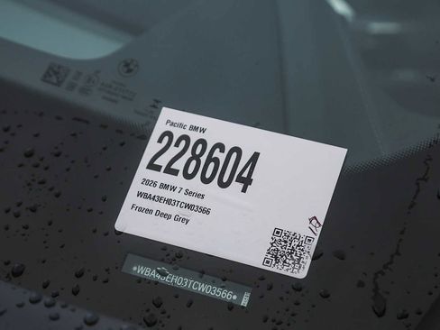 Used 2026 BMW 750e xDrive w/ Premium Package image 23