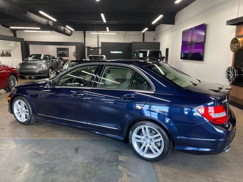 Used 2014 Mercedes-Benz C 300 4MATIC Sedan image 8