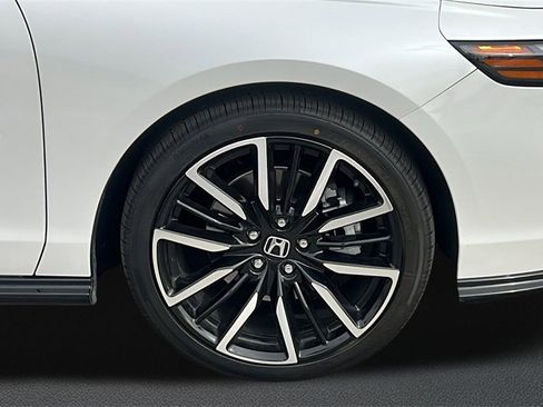 Used 2023 Honda Accord Touring image 6