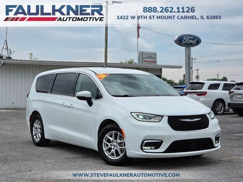 Certified 2023 Chrysler Pacifica Touring-L FWD image 1
