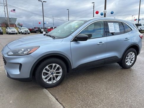 Used 2022 Ford Escape SE image 3