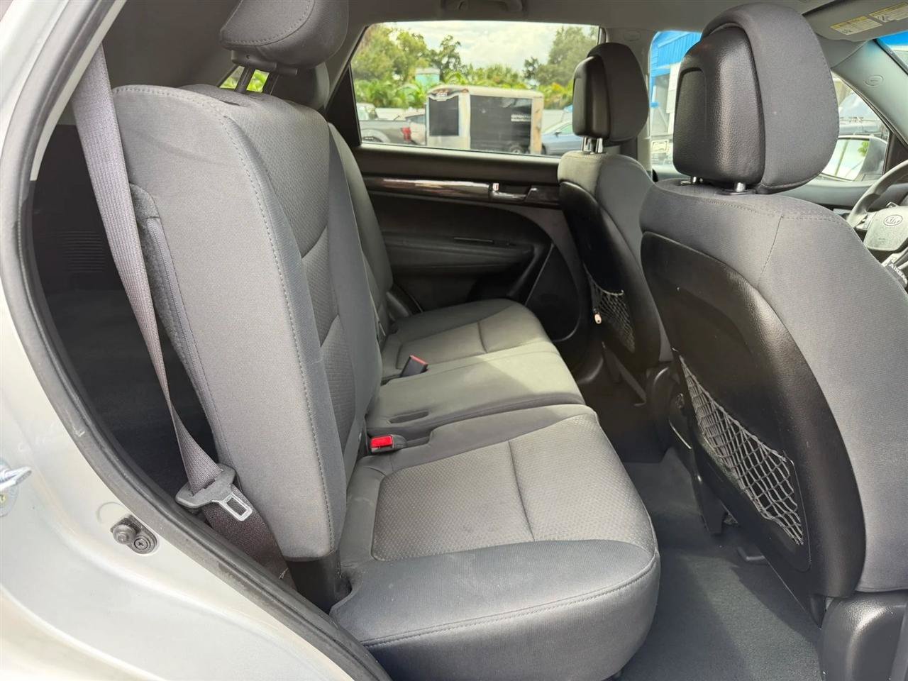 Used 2013 Kia Sorento LX FWD image 26