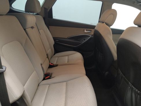 Used 2018 Hyundai Santa Fe SE FWD image 19