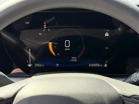 Used 2025 Chevrolet Trax LT image 10