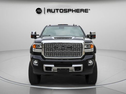 Used 2019 GMC Sierra 2500 Denali image 2