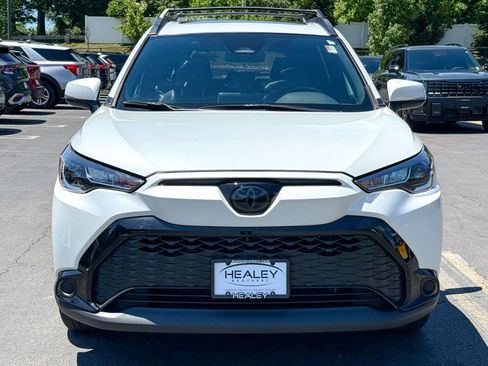 Used 2023 Toyota Corolla Cross AWD Hybrid w/ Moonroof Package image 2