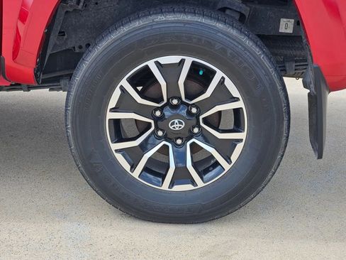 Used 2023 Toyota Tacoma TRD Sport w/ Technology Package image 14