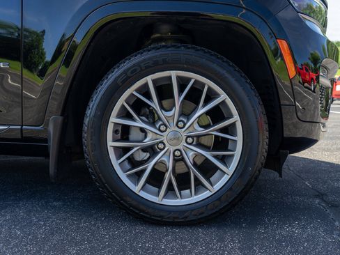 Used 2022 Jeep Grand Cherokee Summit w/ Adv Protech Group IV AWD/4WD image 12