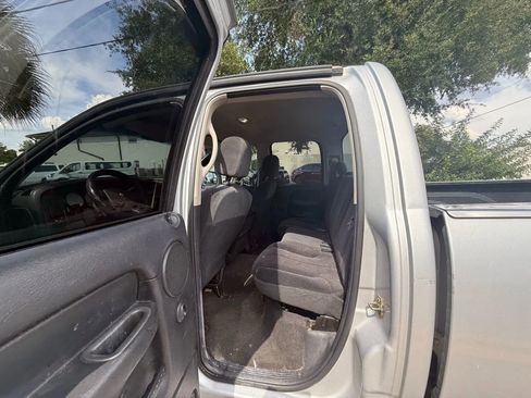 Used 2004 Dodge Ram 1500 Truck SLT image 9