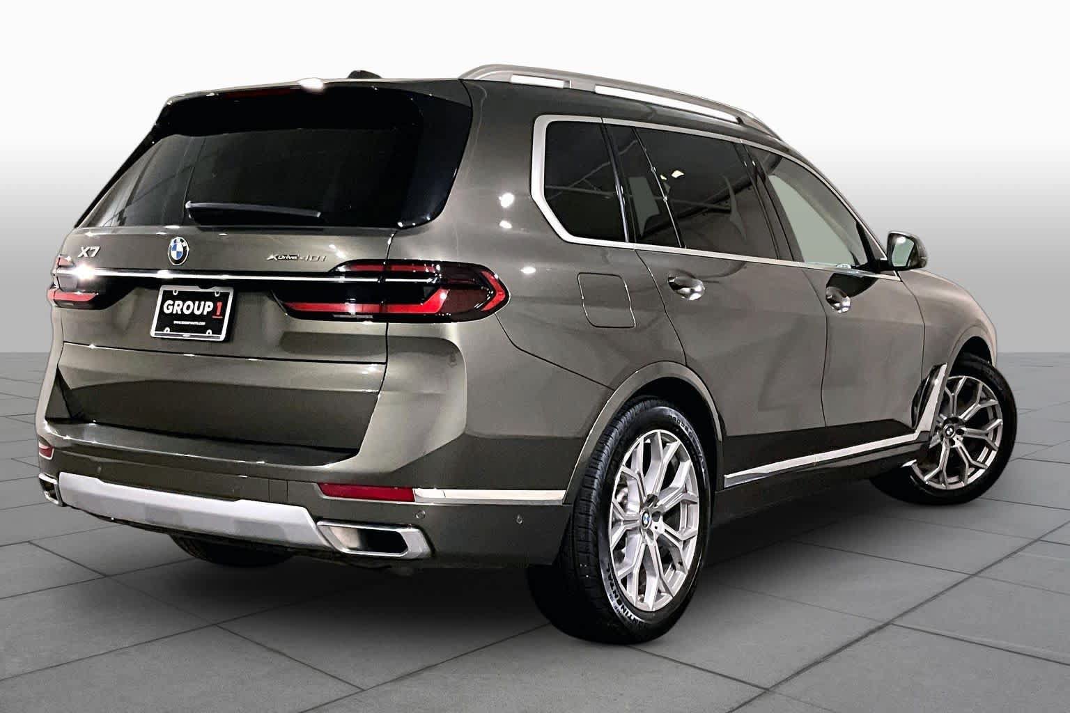 Used 2025 BMW X7 xDrive40i w/ Premium Package AWD/4WD image 12