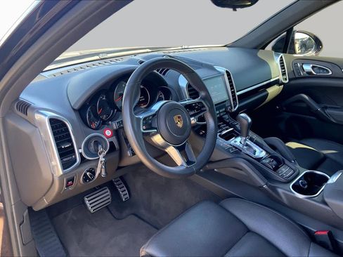 Used 2018 Porsche Cayenne S AWD/4WD image 18